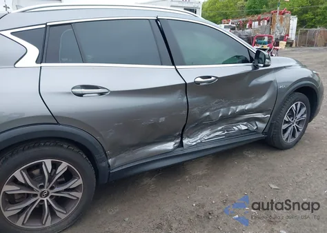 2017 Infiniti Qx30 Premium z USA, uszkodzony, nr VIN SJKCH5CR4HA015956